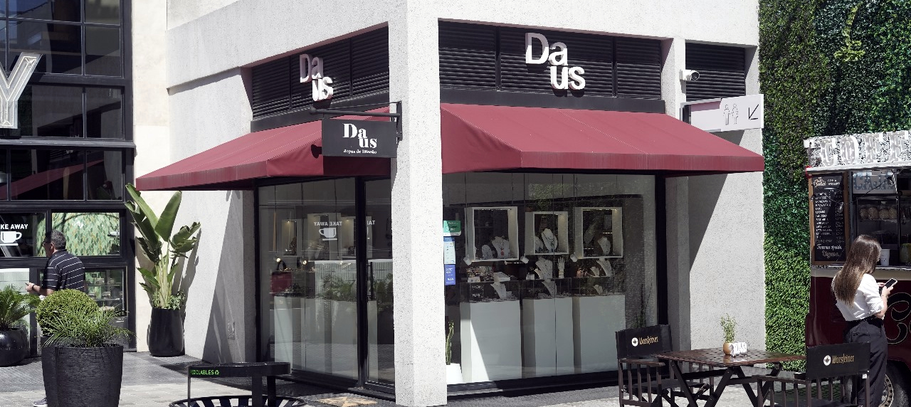 Frente del local Daus Joyas en Las Lomitas Street