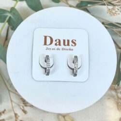 Argollas Huggies Con Piedras Engarzadas Oro blanco 18 K