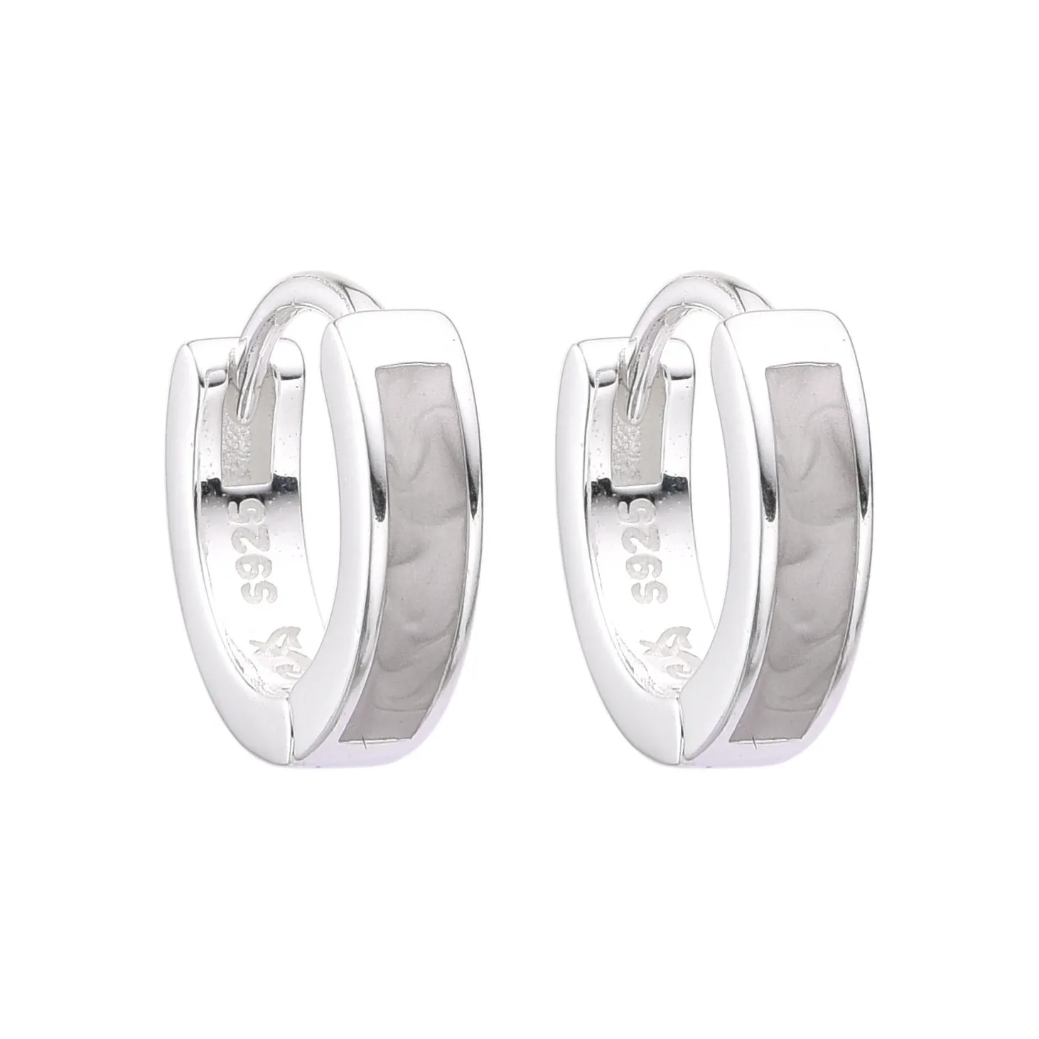 Argollas Huggies con Nacar